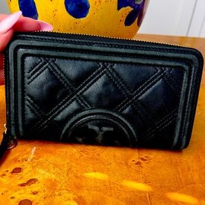 Tory Burch Zippy Wallet